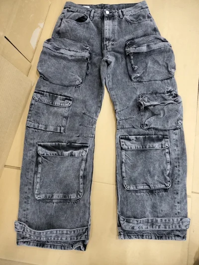 商品质量非常好，和描述完全一致，做工精细，用料扎实，手感很好。发货速度快，包装严实没有破损，物流也很给力，到货及时。性价比很高，使用效果满意，值得购买，下次还会再来回购，推荐大家入手。