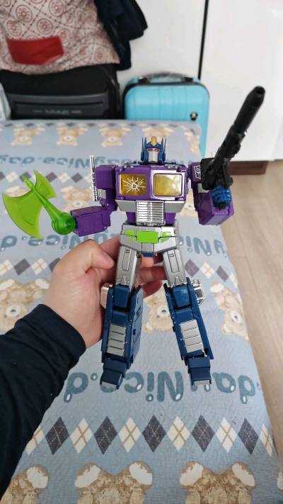 挖煤姬海淘购入，全新官方正品，包装结实物流很快到手，拿到后十分喜欢，玩具全新未拆包装盒八角尖尖，漆面闪亮无瑕疵，摆放在一边太好看了