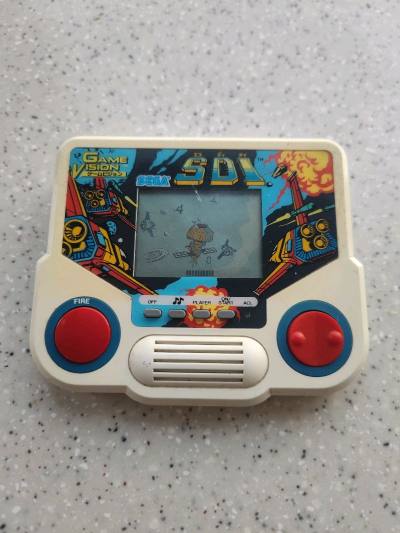 宇宙类型的游戏机是我最喜欢玩的种类了，玩起来让人脑中不禁得浮现出浩瀚壮阔的宇宙星空。幻想自己就是那个开飞船的驾驶员，经历各种冒险。