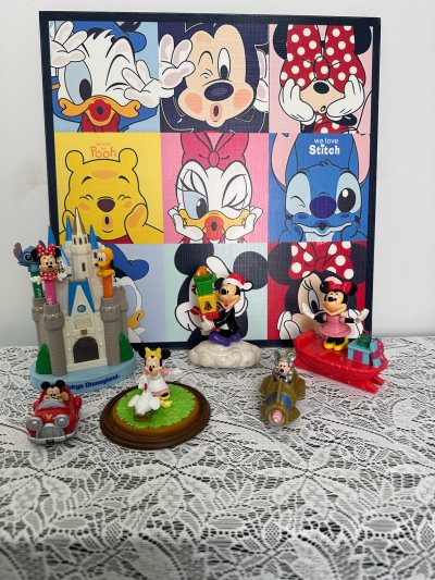 非常喜欢的娃娃成色很新，迪士尼娃娃做工精致，造型可爱，毛绒柔软细腻，无异味，成色很新，细节还原度高，抱着很舒服，非常喜欢，值得入手。