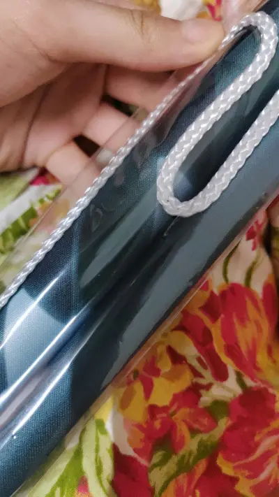 刚在上面切的挂画本以为要等很长时间，没想到两个月不到就跟团回来了运费什么的加起来和税金一共才花了不到100块个人感觉比较值