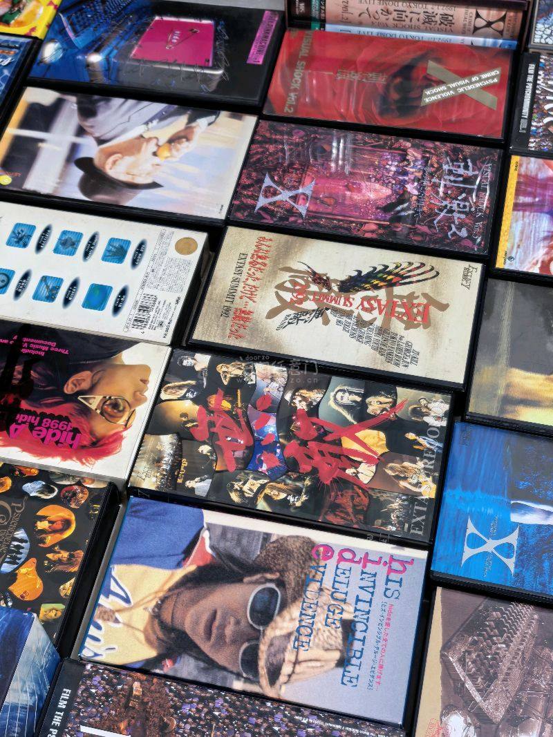 挖煤姬上淘中古物太好用了，这次买了一批九十年代的视觉系录像带，品相很好，打包也很仔细，很满意。期待下次的包裹