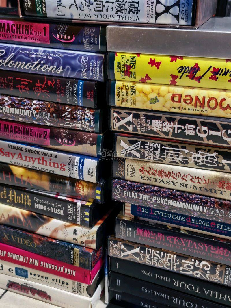 挖煤姬上淘中古物太好用了，这次买了一批九十年代的视觉系录像带，品相很好，打包也很仔细，很满意。期待下次的包裹