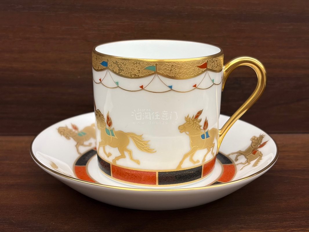 在挖煤机遇到好多美丽的大仓，好价购入，品相也特别新，完全是我的大仓后花园，气泡柱加固返回，到手很安心，再也不怕这些美丽的瓷器碎路上了～～