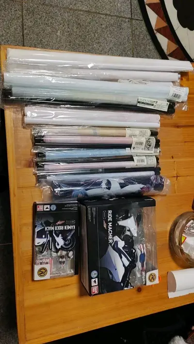 我这次购买了价值938元的挂画和300元的假面骑士玩具模型，走的竹蜻蜓专线，并且给平台交了关税，由平台代理清关☺️然后一到国内就非常迅速的过海关了根本不用自己个人申报！而且打包的也很好，挂画没有损坏，玩具也非常完整，期待下次大买一笔！