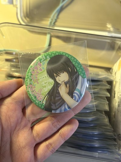 在挖煤姬淘到桂小太郎×波拉星人吧唧，成色超惊喜！几乎全新无锈无划痕，状态和描述完全一致，卖家超良心。打包特别严实，多层防护完全没压伤，物流也快。二手能收到这么好的梦情谷太值了，平台靠谱、交易顺畅，强烈推荐！