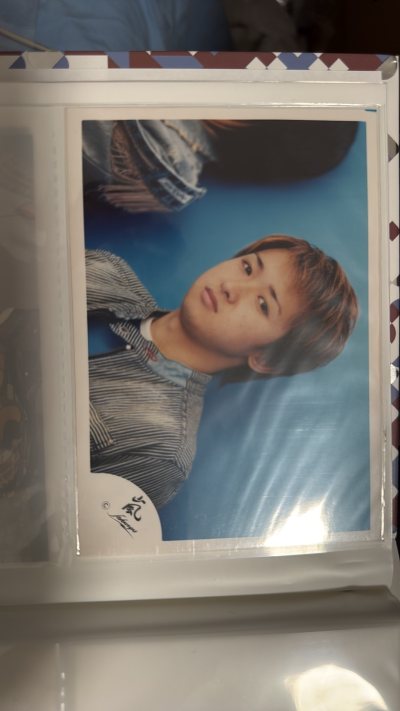 合单功能太香了！把好几个小包裹合成一大箱发回来，国际运费直接砍半。省下来的钱又能多买一张写真，这波操作必须给个大大的赞～