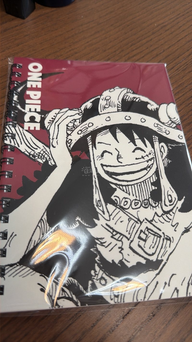 Js的春日祭又来了，这次的制品主要是猎人，喜欢金属卡面，所以买了猎人小卡，贴纸贵贵的但美丽，还有可爱的路宝本子，下次还会再来