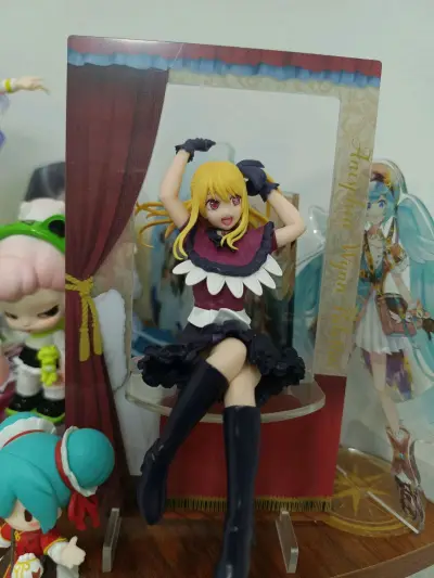 意外解锁了新场景，一开始以为是另一位美丽的女士（未出镜）是那种常规泡面压但是这个特典太惊喜了！把其他泡面压放到上面很适配！（当时只有露比就拿露比了）


