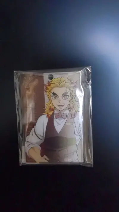 强迫症收集了九柱的酒保亚克力挂件，发现只有大哥的收集不到，终于在煤炉找到直接下单，到手包裹很严实，没有出瑕