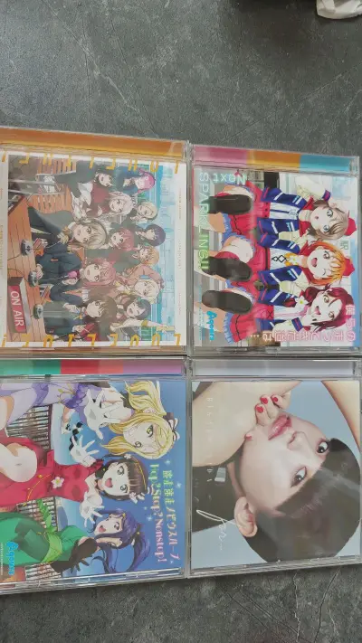 偶像大师cd完好无损，卖家保存得很好，音质不错，收藏又多了起来，现在估计很少人喜欢cd了，毕竟网络时代，一个音乐软件就能听所有歌。


