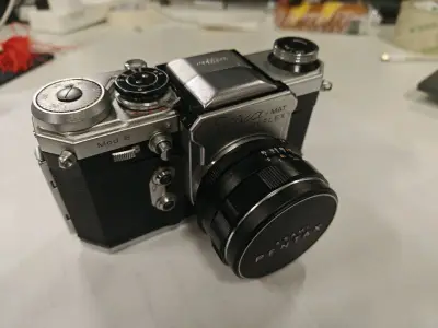 喜提一台功能完好的爱迪飒胶片相机和两枚全新成色的老镜头。
在挖煤姬蹲了好久，找到了这么便宜而且成色又新的镜头，而且相机的价格也比国内小黄鱼便宜很多，必须安排一下春天的胶片扫街活动了！