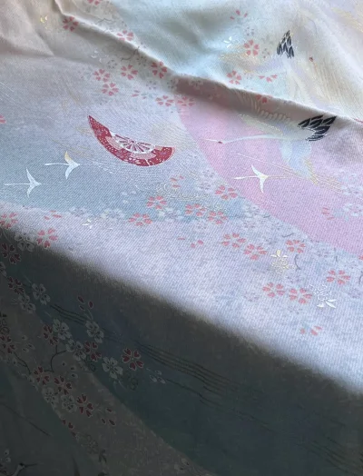 这次在挖煤姬上淘的和服布料也太赞了！发货速度比我预想的快多了，包装得严严实实的，布料收到一点损坏都没有。布料的花色特别好看，和图片上的样子一模一样，摸起来手感也特别舒服，质感超棒。挖煤姬的操作也很简单，下单和物流查询都很方便，客服回复也及时，体验这么好，以后还会继续...这次在挖煤姬上淘的和服布料也太赞了！发货速度比我预想的快多了，包装得严严实实的，布料收到一点损坏都没有。布料的花色特别好看，和图片上的样子一模一样，摸起来手感也特别舒服，质感超棒。挖煤姬的操作也很简单，下单和物流查询都很方便，客服回复也及