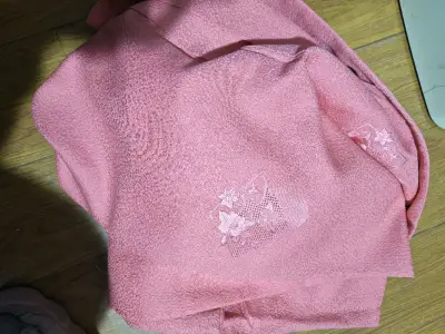 又收到一单~非常完美的购物经验~平和屋的岛内非常友好~料子非常好看~手感很好，香香的~应该做过基础清洗了~期待成衣