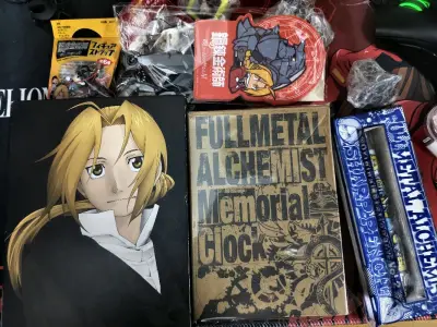 这次在挖煤姬买的钢炼周边整体很满意。东西包装得很严实，拆开没有磕碰，品相也不错。从下单到收货速度还算正常，流程简单好操作。收到的周边都很喜欢，都是自己想要的款式，而且cd很便宜，没有踩雷。作为钢炼粉丝真的很满足，下次有喜欢的谷子还会再来回购。