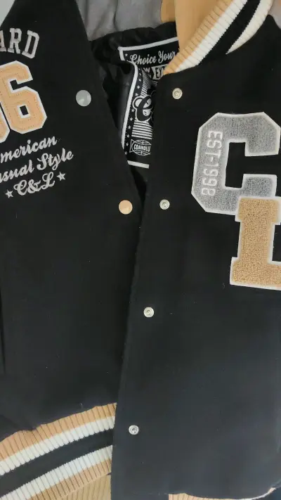 感觉非常重工呢，这个衣服裤子和配件，最时髦的就是大大的CoColulu字样，又童趣又可爱，我真的超爱这几件，感觉买了物超所值，衣服都很有质感的啦