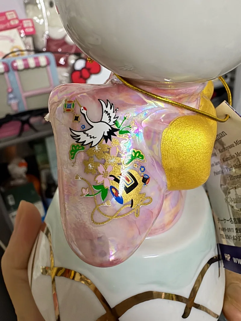 收到啦，音乐盒非常的精致，感谢我的手速买到了这个摆件，我会继续收集其他颜色！！！毕竟精致的摆件现在很少出了，还是老货香～我爱hellokitty～



