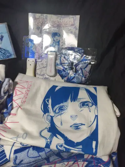 到了到了终于到了！！！自担的限定周边，海淘一个月平安落地，美得我原地转圈??? 追星女孩的快乐就是这么简单，谁懂啊！！