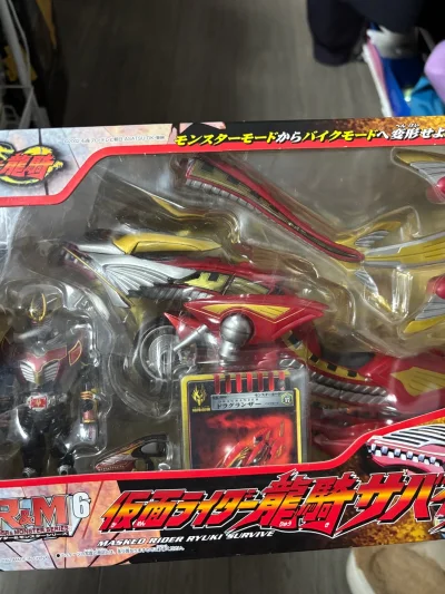 物流公司服务态度很好，运送速度很快，很满意的一次购物。快递很快，小哥很礼貌，多等了我几分钟也不介意。


