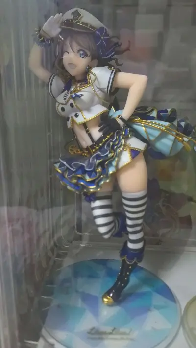 过了很久都忘了，现在补下，一年前买的，手办拿到手后完好无损，快递物流也很快，到货检查无误直接入柜，太喜欢了