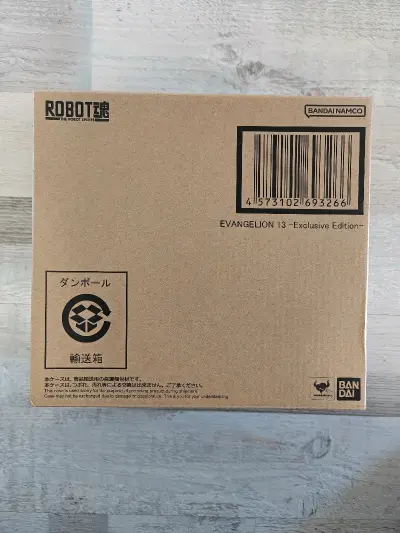 海淘到手的手办太惊喜了！正品保障，造型高度还原原作，面雕精致传神，涂装均匀无溢色，细节拉满。包装扎实，多层防护跨洋运输无磕碰，八角尖尖完美盒。物流时效稳定，客服响应及时，性价比远超国内，收藏爱好者闭眼入，已推荐给同好！