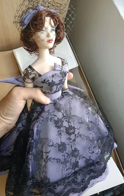 这次这个gene娃娃也算是捡到漏了，日本人似乎对这种美式的娃娃不太感冒，但是我觉得它的工艺和面相都还是很美好的


