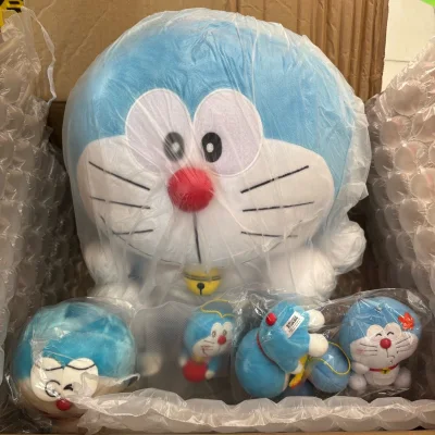 挖煤姬日淘体验真的绝了！这次入手的哆啦A梦玩偶全部都是正品，品相完美，毛绒面料柔软细腻不掉毛，每个表情神态都还原得特别生动可爱，细节做工无可挑剔，完全没有瑕疵异味。打包超级用心，多层气泡膜包裹严实稳固，运输过程中没有任何挤压破损，物流速度也很快，客服回复及时、态度耐...挖煤姬日淘体验真的绝了！这次入手的哆啦A梦玩偶全部都是正品，品相完美，毛绒面料柔软细腻不掉毛，每个表情神态都还原得特别生动可爱，细节做工无可挑剔，完全没有瑕疵异味。打包超级用心，多层气泡膜包裹严实稳固，运输过程中没有任何挤压破损，物流速度