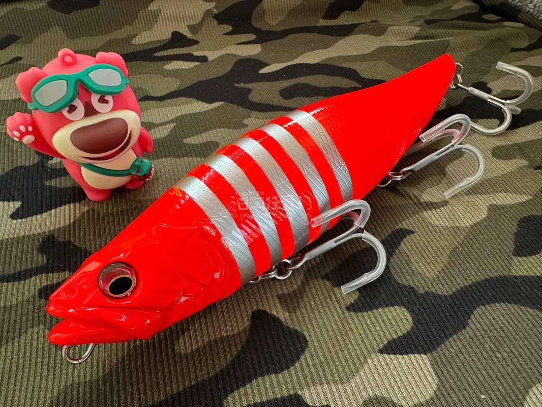  商家值得信赖，产品质量和服务的水平都是一流的。
商品包装非常严实，无任何损坏，附送的小礼物也相当贴心快递员服务态度很好，细心负责，让人感到放心和满意！