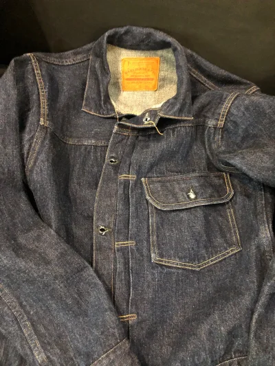 这次挖煤姬日淘真的太香了！蹲到了这件Warehouse &amp;amp; Co的牛仔夹克，还有一堆Montreux、SCUD的吉他配件，一次性搞定太爽了！

先说说这件牛仔外套，日淘的成色真的超出预期，原牛的质感绝了，五金、皮牌都很完整，走线工整，一看就是正品，上...这次挖煤姬日淘真的太香了！蹲到了这件Warehouse &amp;amp; Co的牛仔夹克，还有一堆Montreux、SCUD的吉他配件，一次性搞定太爽了！

先说说这件牛仔外套，日淘的成色真的超出预期，原牛的质感绝了，五金、皮牌都很完整