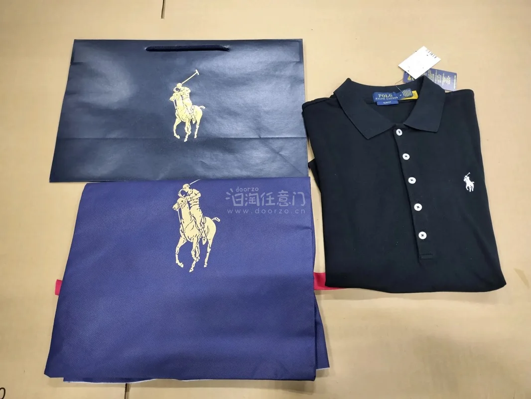 在挖煤姬平台买到了非常热门的衣服款式，而且加上国际运费也远远低于国内市场价，大概半个月到手，包装严实，衣服没有破损，好评！