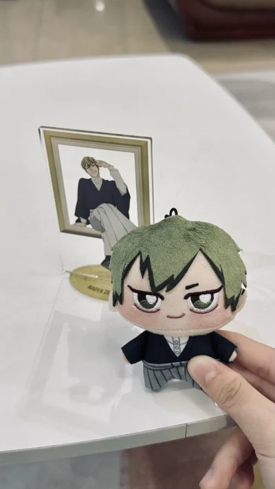 拿到手好开心～爽爽嘟 包装也很不错 当时很害怕立牌会不会磕碰（没有选服务） 但挖煤姬还是包装完好就送来啦！安全抵达！！拿到彩云猪猪太开心了！