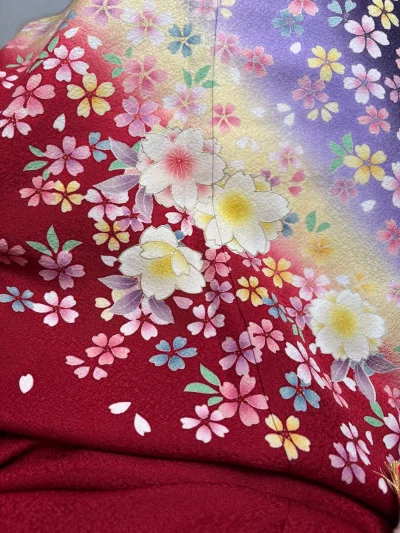 挖煤姬购买的和服又到了，依旧是非常完美，海运也是一个月就到，东西物美价廉，没有问题，以后也会继续支持挖煤姬的