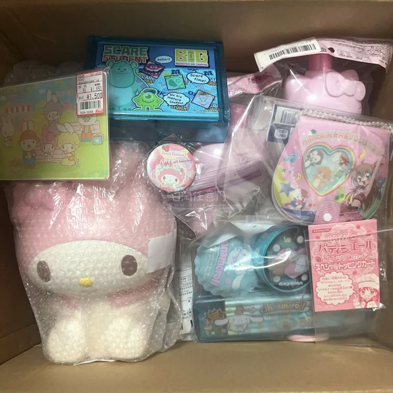 收到好多可爱的玩具 还有绝版的玩具 真的超爱！！！每一样都包装的很好 感觉真的太绝了！！！下次会继续再买！！！看到这些真的很开心！！！