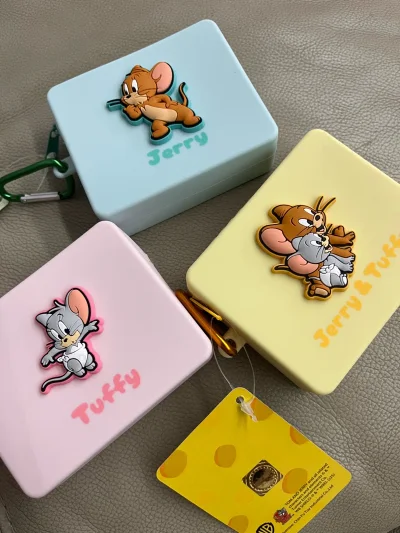 不知道第几波的到货了，货品依旧给力～这次买了各种各样的迪士尼和老鼠的小周边，成色很好，物流也很给力～