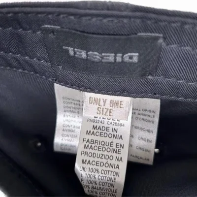 在国内网站找了好久都没有找到diesel这款，在挖煤姬上遇到真的太幸运了，价格很合适物流也很快，很放心的交易平台～