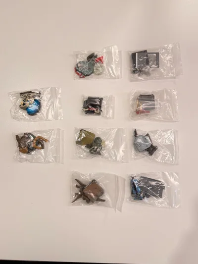 第一百六十单，还是一些奥特怪兽名鉴，包括有初代赛文系列的一二三蛋，虽然都是些零碎的，不成套，但价格还不错。