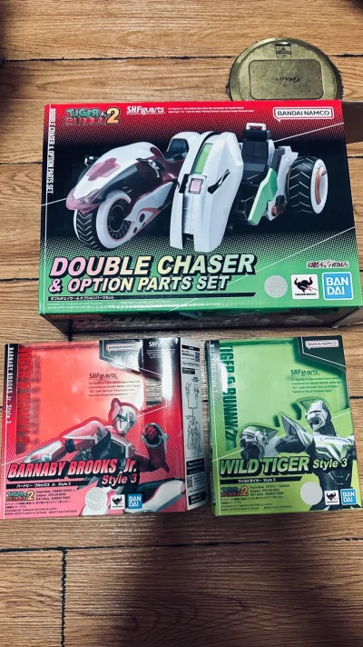 这次日淘的手办和模型太让人惊喜了！包装严实，气泡膜裹得满满当当，完全没有磕碰。索隆手办细节精致，还附赠了烫金卡；《TIGER &amp;amp; BUNNY》的SHF可动模型和载具配件齐全，涂装细腻；毒液人偶质感拉满，还原度超高。物流速度也快，品相完美，是一次超满意...这次日淘的手办和模型太让人惊喜了！包装严实，气泡膜裹得满满当当，完全没有磕碰。索隆手办细节精致，还附赠了烫金卡；《TIGER &amp;amp; BUNNY》的SHF可动模型和载具配件齐全，涂装细腻；毒液人偶质感拉满，还原度超高。物流速度