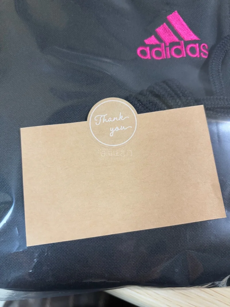 第一次切煤选择了广受好评的挖煤姬，切了两件衣服和一些谷子，新人国际邮费也很优惠！900g的商品运回来只需要几十块钱，而且速度很快！3号申请合单15号就收到了！(^_^)v特别适合小食量切衣服的我！包装很仔细，努力压缩体积但是没有一个无辜的谷子受伤！好评～下次切煤还是...第一次切煤选择了广受好评的挖煤姬，切了两件衣服和一些谷子，新人国际邮费也很优惠！900g的商品运回来只需要几十块钱，而且速度很快！3号申请合单15号就收到了！(^_^)v特别适合小食量切衣服的我！包装很仔细，努力压缩体积但是没有一个无辜的