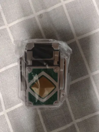 这是挖煤姬三月份第四弹，这次买到的是假面骑士剑骑腰带迷你扭蛋，是全新未拆的，质量很不错。带蛋壳蛋纸。这次十分满意。