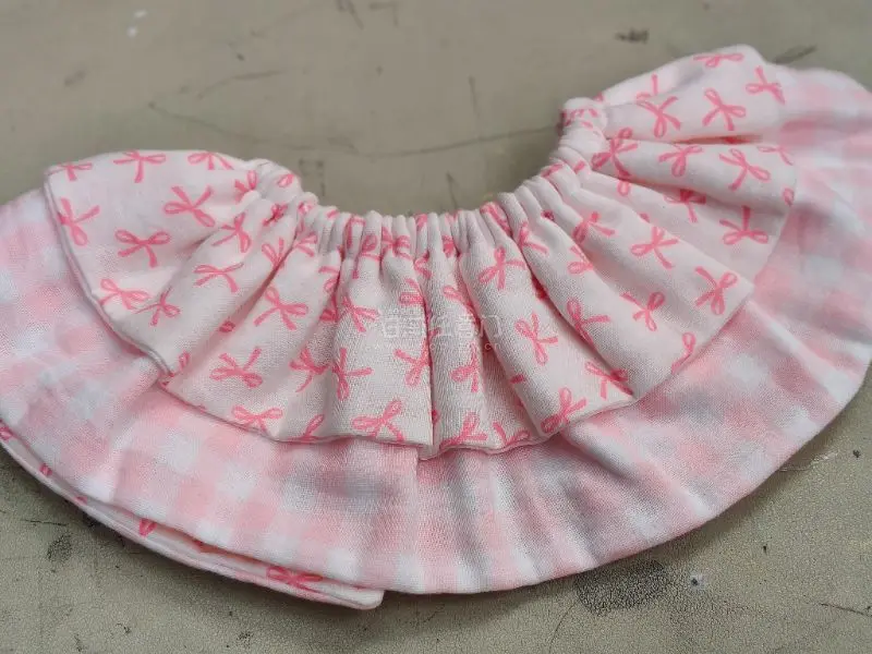 日淘挖到宝！粉色婴儿围脖太精致
 
在煤炉日淘入手的婴儿围脖真的惊艳到我！温柔软糯的粉色超治愈，精致蝴蝶结图案灵动可爱，做工细腻考究，细节满满。日系匠心设计，面料柔软亲肤，颜值与实用性兼备，给宝宝用再合适不过，日淘小众好物真的太香啦✨