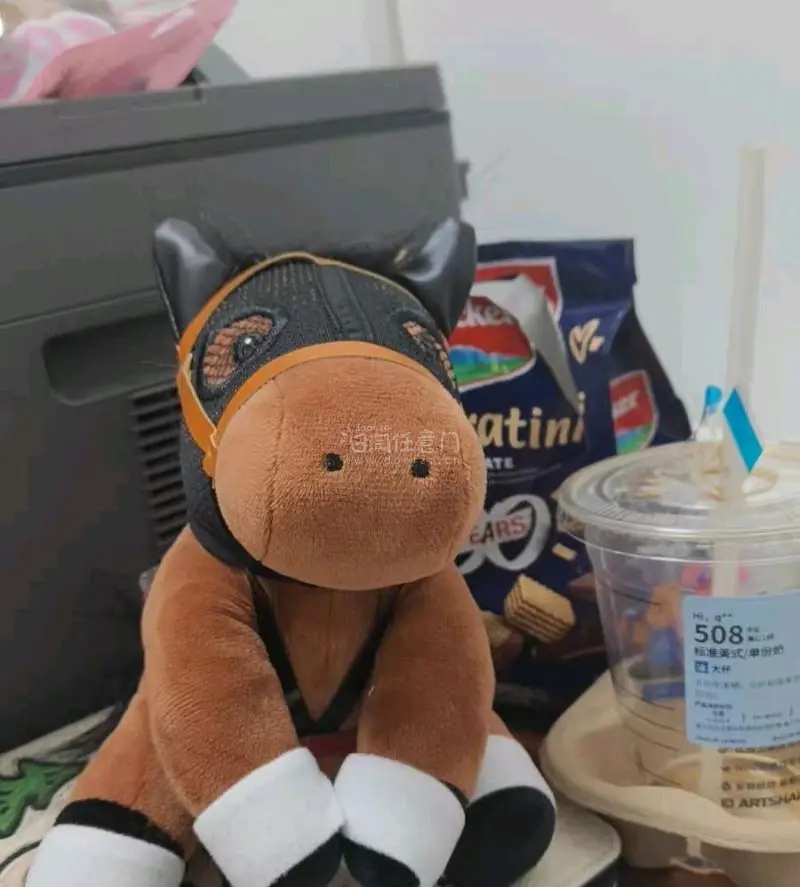 收到了几只好可爱的小马 用了竹蜻蜓速度挺快的 放了泡泡没有损坏 小盒子刚好节省了运费！推荐推荐很划算！



