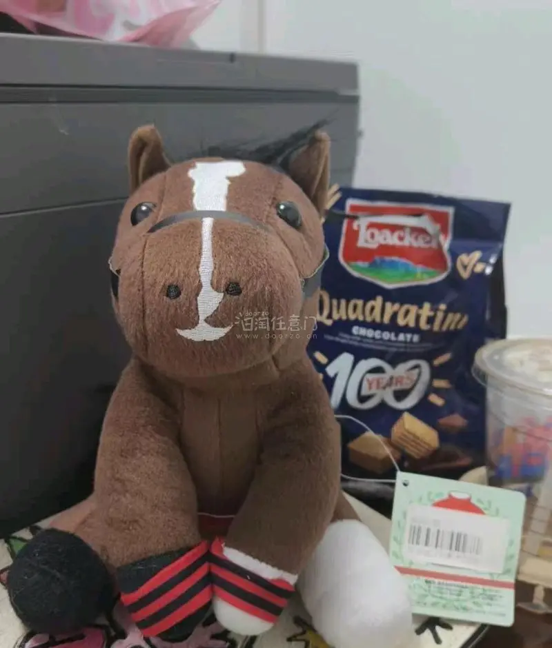 收到了几只好可爱的小马 用了竹蜻蜓速度挺快的 放了泡泡没有损坏 小盒子刚好节省了运费！推荐推荐很划算！



