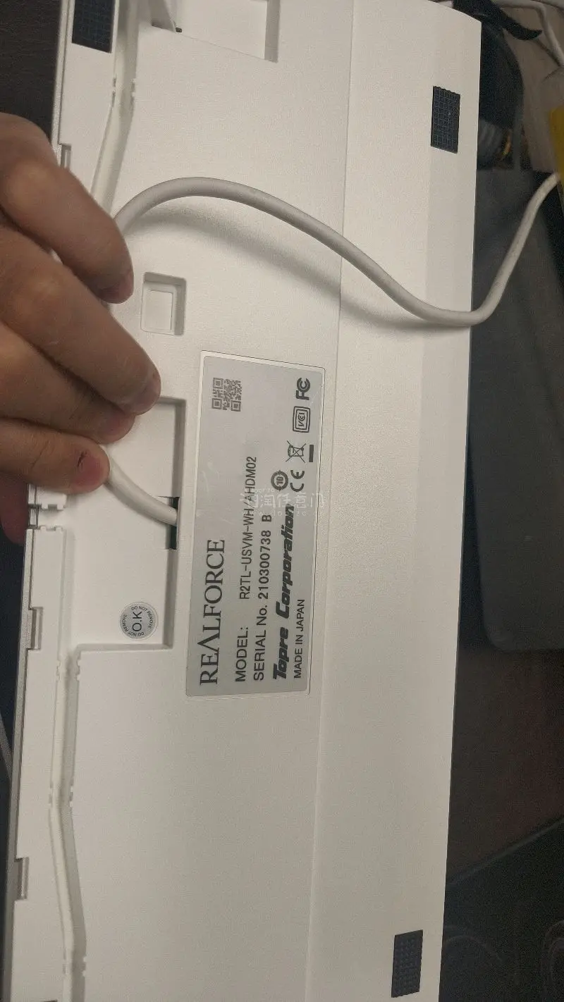 这是一款非常非常新的键盘，它的外观崭新得仿佛刚从生产线下来，没有一丝使用过的痕迹，按键光滑洁净，整体散发着全新的气息。 

速度也很快，空运4天收到了。完美的海淘经历。