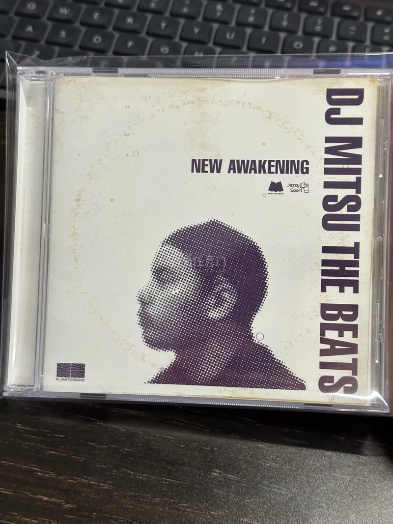 这张 CD 音质真的太惊艳了！原版压制细节饱满，人声通透乐器层次分明，实体碟质感超棒，封面印刷清晰，包装严实无破损。满满复古情怀，听歌仪式感拉满，性价比超高，值得收藏反复聆听！