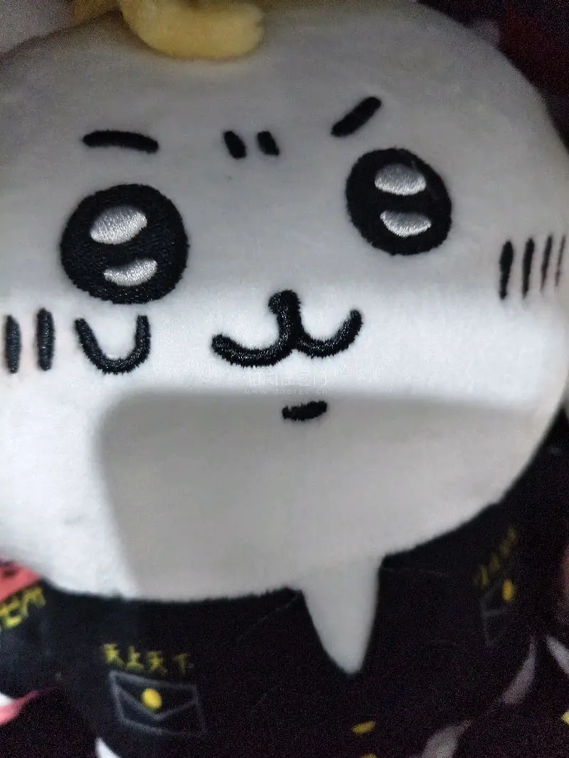 历时半个月的跨网购谷终于圆满落幕，这次在挖煤姬入手的Chiikawa×东京复仇者三人组玩偶，从商品状态到物流体验都超出预期，想诚恳地记录下来。
 
玩偶本身的做工远超预期：特攻服的纽扣、刺绣都清晰还原，角色的表情与特征也精准呈现，软乎乎的手感让人爱不释手，完全符合联...历时半个月的跨网购谷终于圆满落幕，这次在挖煤姬入手的Chiikawa×东京复仇者三人组玩偶，从商品状态到物流体验都超出预期，想诚恳地记录下来。
 
玩偶本身的做工远超预期：特攻服的纽扣、刺绣都清晰还原，角色的表情与特征也精准呈现，软乎乎的