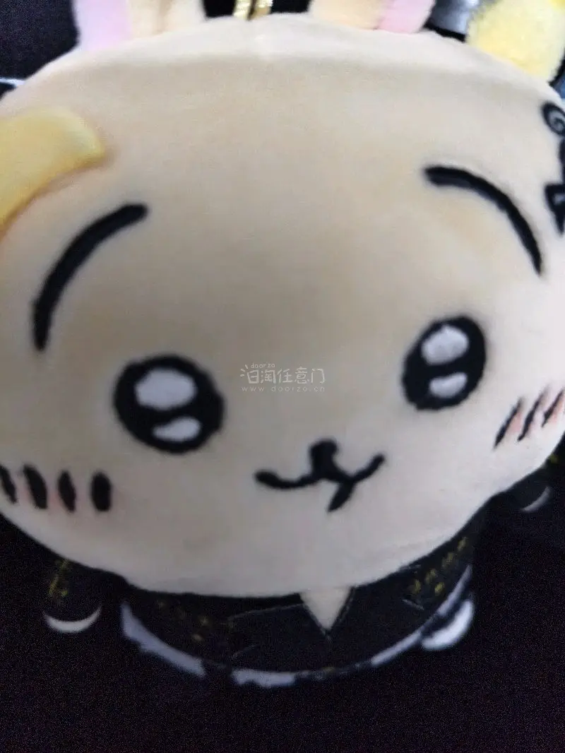 历时半个月的跨网购谷终于圆满落幕，这次在挖煤姬入手的Chiikawa×东京复仇者三人组玩偶，从商品状态到物流体验都超出预期，想诚恳地记录下来。
 
玩偶本身的做工远超预期：特攻服的纽扣、刺绣都清晰还原，角色的表情与特征也精准呈现，软乎乎的手感让人爱不释手，完全符合联...历时半个月的跨网购谷终于圆满落幕，这次在挖煤姬入手的Chiikawa×东京复仇者三人组玩偶，从商品状态到物流体验都超出预期，想诚恳地记录下来。
 
玩偶本身的做工远超预期：特攻服的纽扣、刺绣都清晰还原，角色的表情与特征也精准呈现，软乎乎的