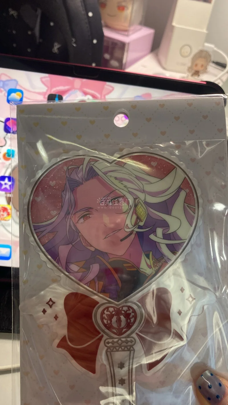 购买到岛内发货非常快速 拍照服务也很快 并且多个角度拍摄 打包的也很严实 里三层外三层的走的EMS非常快速 一点破损都没有 而且态度也很好 邮政快递也是送货上门


