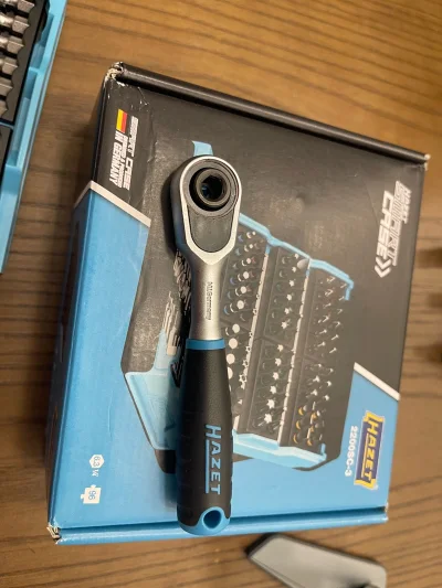 煤炉下单了hazet哈蔡特的sc2200-3批头套装，种类很齐全，性价比非常高。日亚下单了hazet哈蔡特的批头棘轮扳手，非常不错