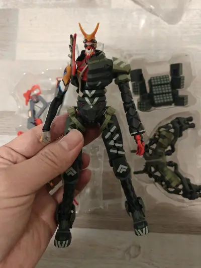 开箱太治愈了！手办还原度满分，动态造型极具张力，细节处理一丝不苟，涂装干净细腻。包装堪称加固级，层层防护杜绝盒损，完美保存。海淘时效比预想更快，价格优势明显，正品有保障，作为收藏党十分满意，已收藏店铺！