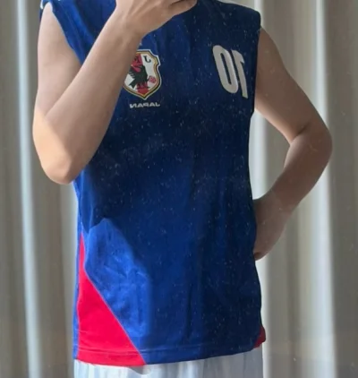 在挖煤姬上买到了， 宝藏运动背心， puma ，日本队的 ，面料很好 ，从下单到国内收到货 ，就一周左右， 很棒。


